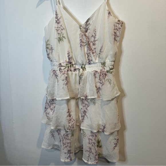 NWT Francesca’s Collection Sleeveless Ruffle Tier Floral White Mini Dress Medium - Picture 7 of 7